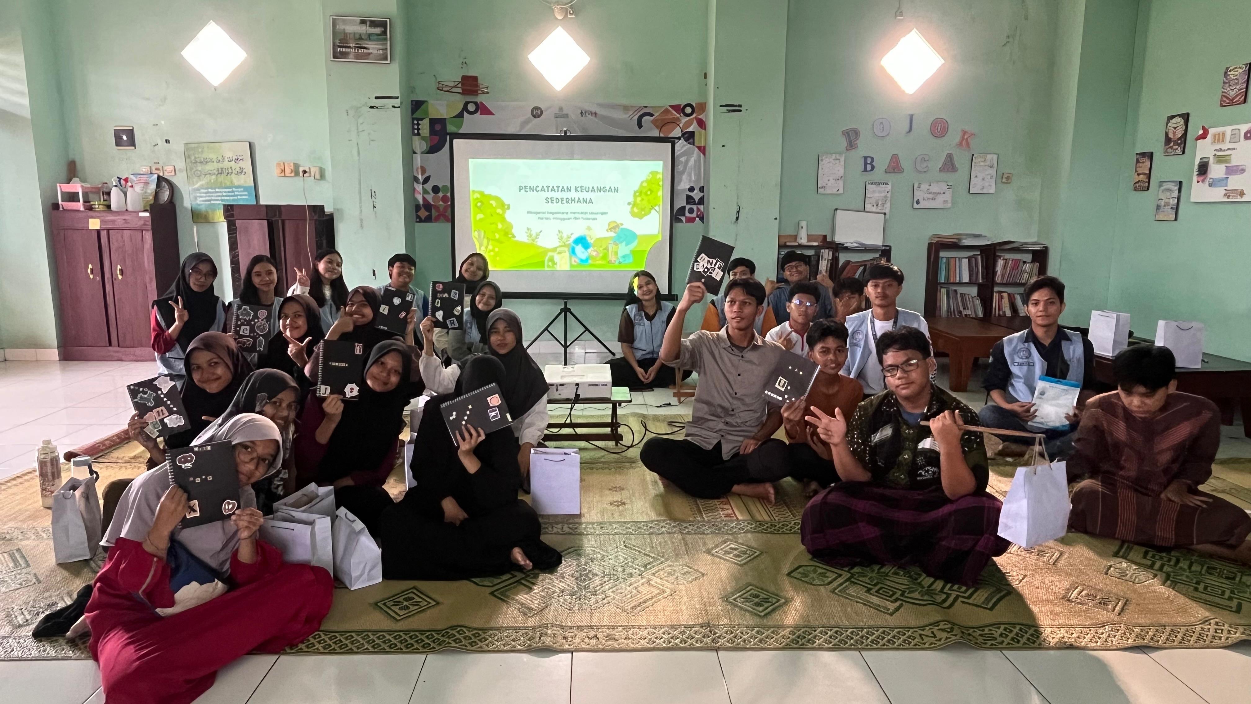 Anak-anak Panti Asuhan Al-Muthi'in